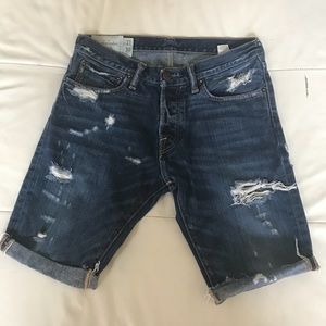 Abercrombie distressed denim jean shorts size 31